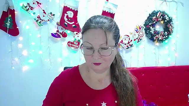 Snapshot of VanessaHotts chatting on 12/28/24, 09:20 VanessaHotts online show from 12/28/24, 09:20