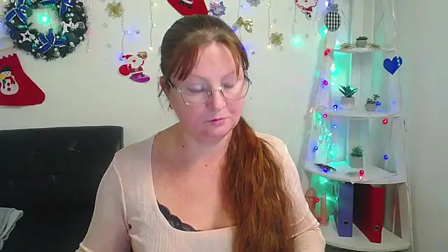 Snapshot of VanessaHotts chatting on 01/07/25, 12:09 VanessaHotts online show from 01/07/25, 12:09