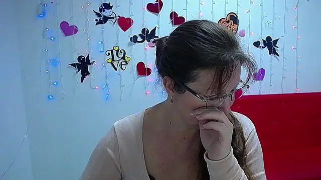 Snapshot of VanessaHotts chatting on 02/10/25, 09:25 VanessaHotts online show from 02/10/25, 09:25