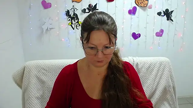 Snapshot of VanessaHotts chatting on 03/01/25, 09:29 VanessaHotts online show from 03/01/25, 09:29