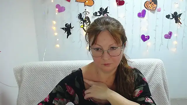 Snapshot of VanessaHotts chatting on 03/03/25, 12:16 VanessaHotts online show from 03/03/25, 12:16