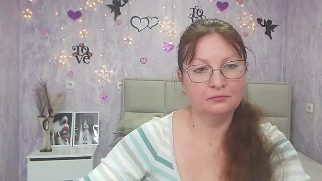 Snapshot of VanessaHotts chatting on 03/05/25, 09:05 VanessaHotts online show from 03/05/25, 09:05