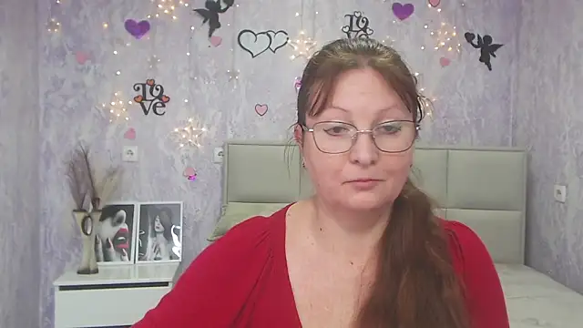 Snapshot of VanessaHotts chatting on 03/05/25, 12:22 VanessaHotts online show from 03/05/25, 12:22