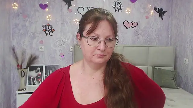 Snapshot of VanessaHotts chatting on 03/10/25, 12:15 VanessaHotts online show from 03/10/25, 12:15
