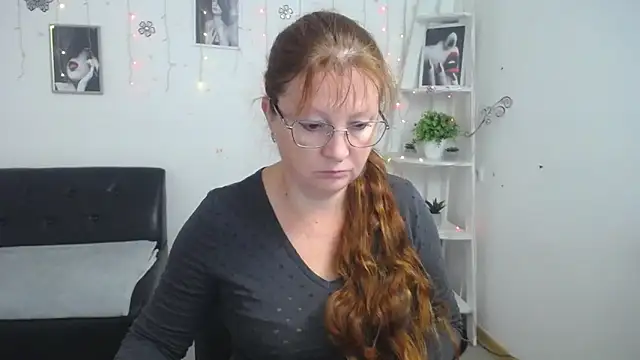 Snapshot of VanessaHotts chatting on 09/15/25, 04:56 VanessaHotts online show from 09/15/25, 04:56
