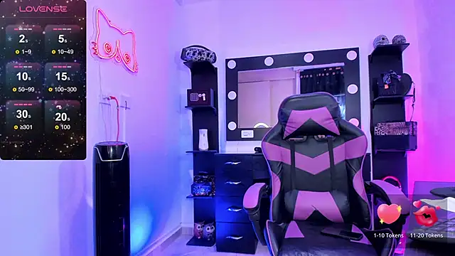 Snapshot of miss_kitty chatting on 11/15/25, 11:54 miss kitty online show from 11/15/25, 11:54