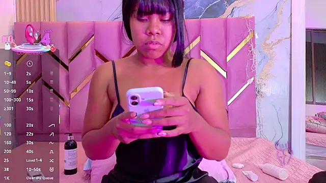 Snapshot of naughty_ebonyy chatting on 09/14/25, 07:35 naughty ebonyy online show from 09/14/25, 07:35