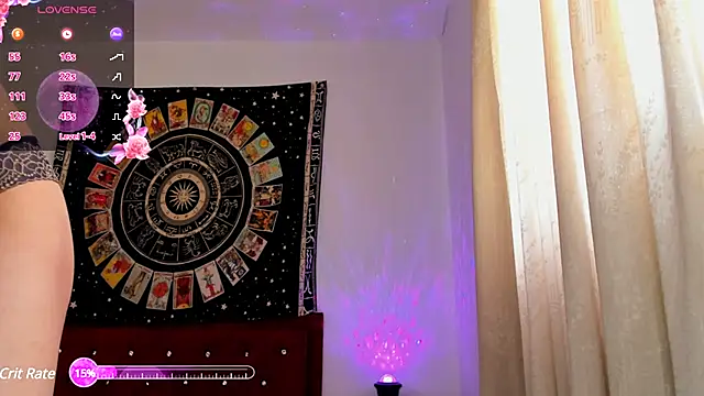 luna del rey  online show from 12/13/24, 04:49