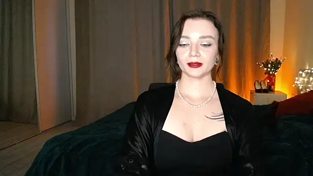 Snapshot of Shadow_Passion chatting on 12/19/24, 10:45 Shadow Passion online show from 12/19/24, 10:45
