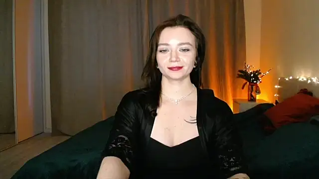 Snapshot of Shadow_Passion chatting on 01/03/25, 10:52 Shadow Passion online show from 01/03/25, 10:52