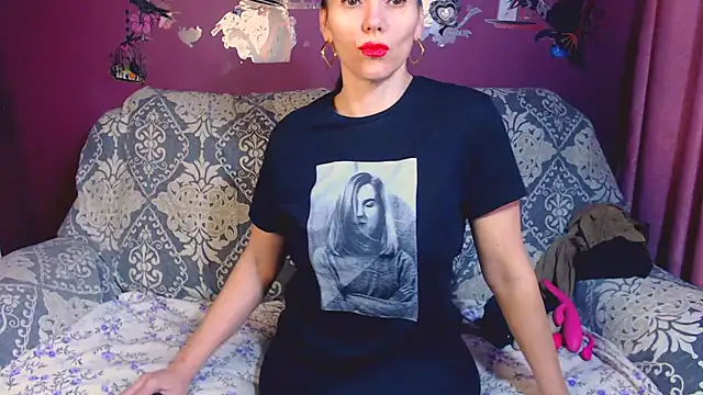 Snapshot of milflovelyxxx chatting on 02/14/25, 09:03 milflovelyxxx online show from 02/14/25, 09:03