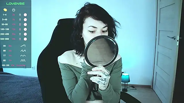 pale skin online show from 12/20/24, 11:00