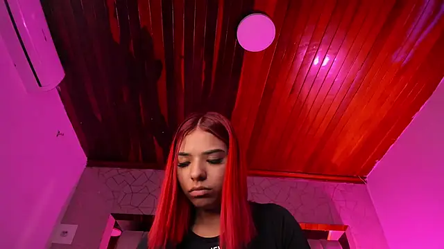 Snapshot of Emmily_Savage chatting on 11/10/25, 11:42 Emmily Savage online show from 11/10/25, 11:42