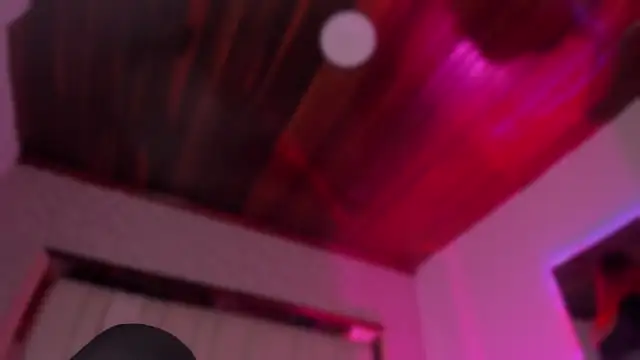 Snapshot of Emmily_Savage chatting on 11/22/25, 11:31 Emmily Savage online show from 11/22/25, 11:31