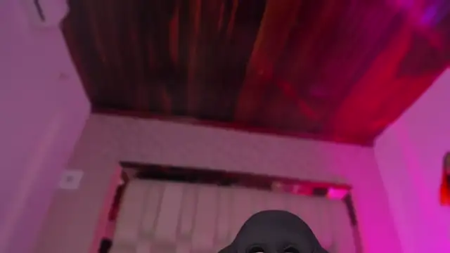 Snapshot of Emmily_Savage chatting on 11/23/25, 11:10 Emmily Savage online show from 11/23/25, 11:10