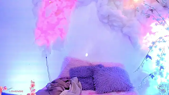 Snapshot of Mey_moon chatting on 01/27/25, 08:39 Mey moon online show from 01/27/25, 08:39