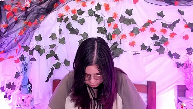 Snapshot of Mey_moon chatting on 02/06/25, 06:02 Mey moon online show from 02/06/25, 06:02