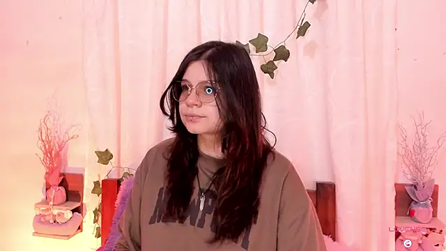 Snapshot of Mey_moon chatting on 02/19/25, 05:06 Mey moon online show from 02/19/25, 05:06