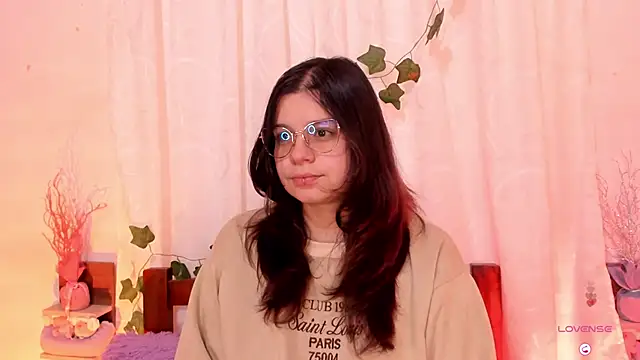 Snapshot of Mey_moon chatting on 02/20/25, 08:03 Mey moon online show from 02/20/25, 08:03