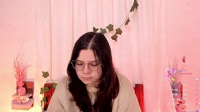 Snapshot of Mey_moon chatting on 03/13/25, 06:26 Mey moon online show from 03/13/25, 06:26