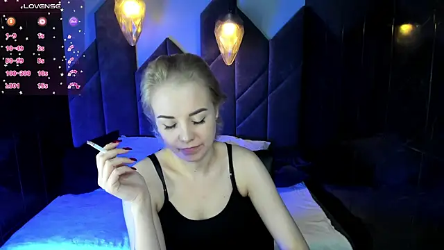 StephanieSweety online show from 03/10/25, 08:37