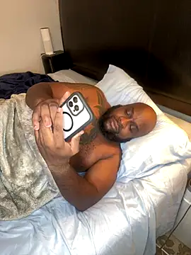 Snapshot of africandickxxl chatting on 10/27/25, 09:08 africandickxxl online show from 10/27/25, 09:08