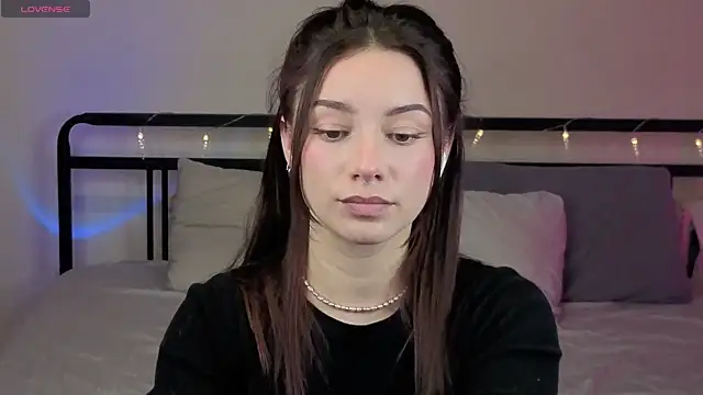 sinthiaroze online show from 10/27/25, 07:29