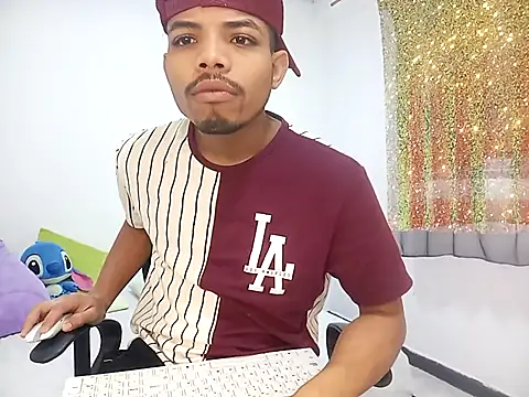 danidiazto2023 online show from 02/14/25, 08:48