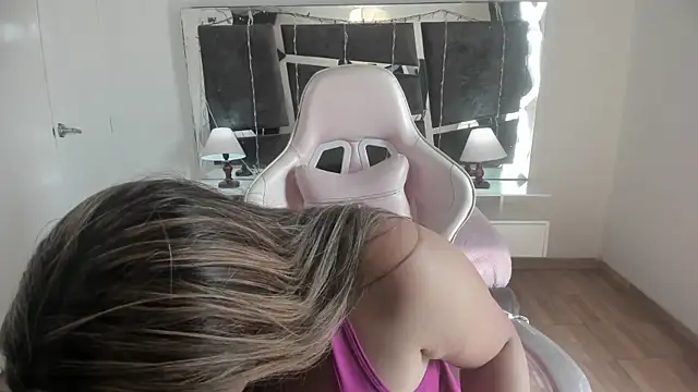 Snapshot of victoria_rosse520 chatting on 03/15/25, 07:48 victoria rosse520 online show from 03/15/25, 07:48