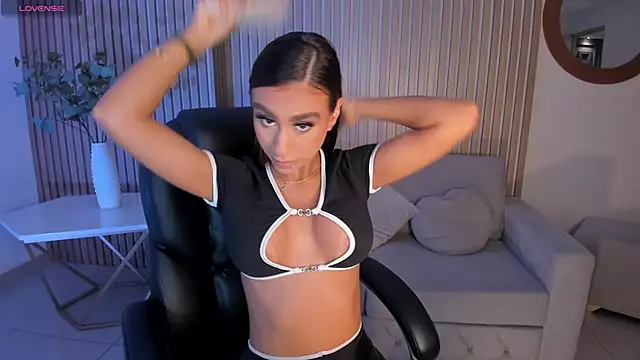 DannaCruz online show from 10/18/25, 07:25