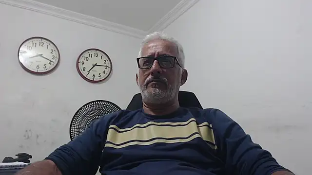 Snapshot of cenizo10124 chatting on 09/12/25, 12:11 cenizo10124 online show from 09/12/25, 12:11