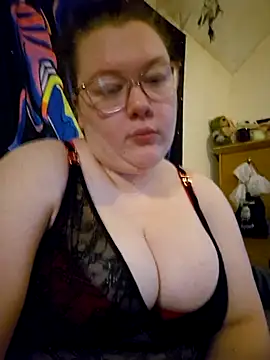 Snapshot of Sexycurvyemilyy chatting on 12/05/24, 02:11 Sexycurvyemilyy online show from 12/05/24, 02:11