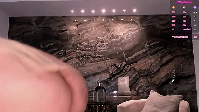 SophiePalmer online show from 02/19/25, 08:20