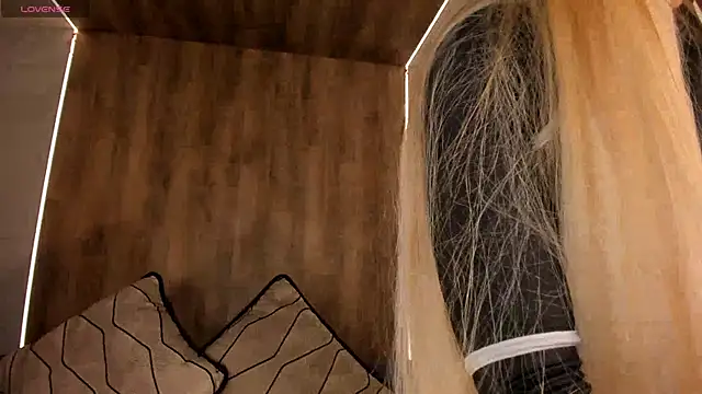 SophiePalmer online show from 03/18/25, 11:08