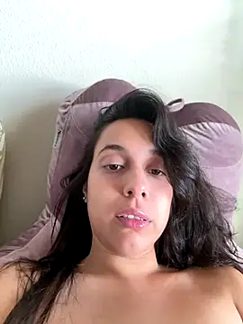 Snapshot of Natur4lBeautyb33 chatting on 09/11/25, 02:06 Natur4lBeautyb33 online show from 09/11/25, 02:06