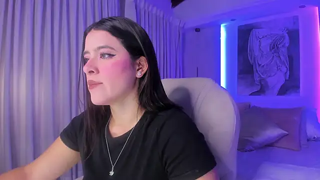 Snapshot of nathalie_rivers chatting on 10/22/25, 11:21 nathalie rivers online show from 10/22/25, 11:21