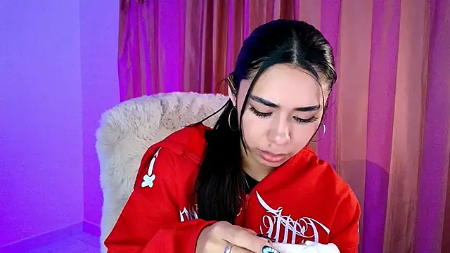 Snapshot of AmyOlimpo chatting on 10/23/25, 04:23 AmyOlimpo online show from 10/23/25, 04:23