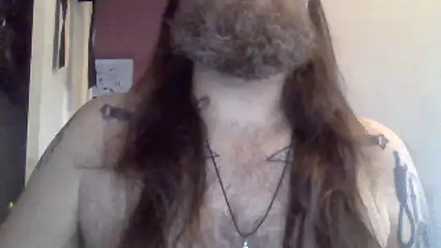 Snapshot of Thrillhouse chatting on 01/03/25, 12:52 Thrillhouse online show from 01/03/25, 12:52