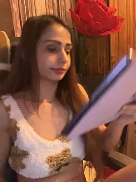 LaPetitechienne1 online show from 02/14/25, 10:58