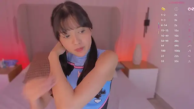 luisah  online show from 10/24/25, 07:54