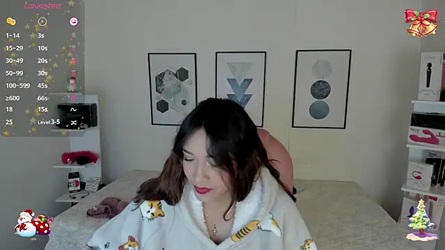 Snapshot of cristal__hot_1 chatting on 12/14/24, 10:13 cristal hot 1 online show from 12/14/24, 10:13