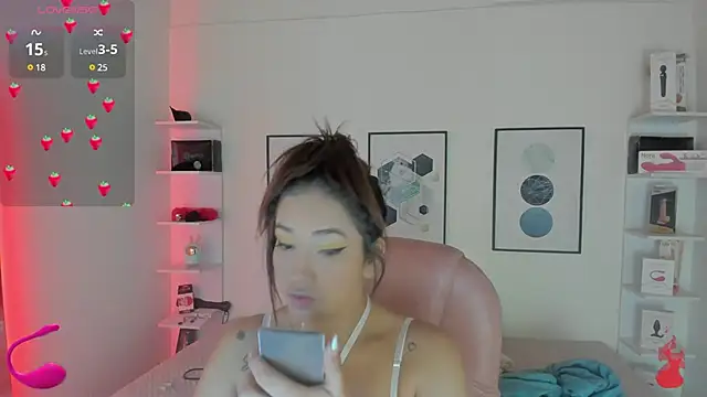 Snapshot of cristal__hot_1 chatting on 01/28/25, 04:08 cristal hot 1 online show from 01/28/25, 04:08