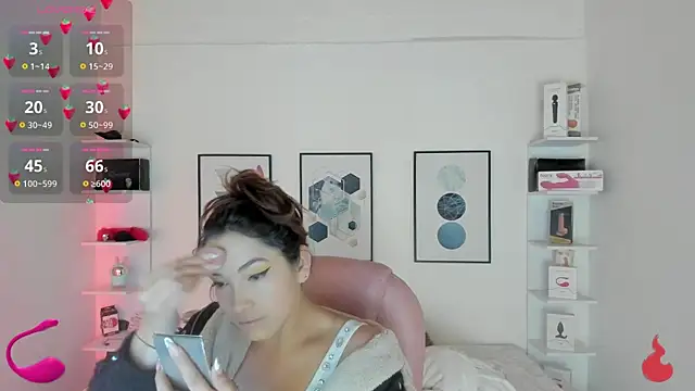Snapshot of cristal__hot_1 chatting on 01/31/25, 04:03 cristal hot 1 online show from 01/31/25, 04:03
