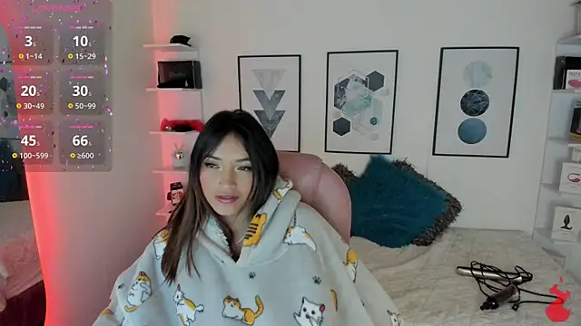 Snapshot of cristal__hot_1 chatting on 03/11/25, 10:18 cristal hot 1 online show from 03/11/25, 10:18