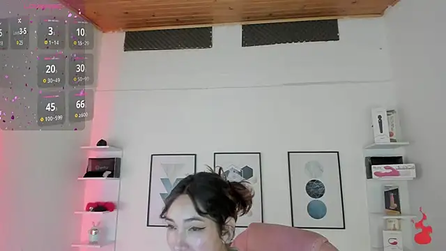 Snapshot of cristal__hot_1 chatting on 03/22/25, 04:03 cristal hot 1 online show from 03/22/25, 04:03