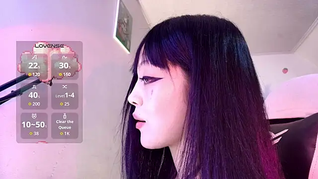 Snapshot of Persia_09 chatting on 09/21/25, 02:35 Persia 09 online show from 09/21/25, 02:35