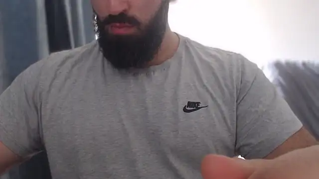 hugemachohandsome online show from 10/07/25, 09:06