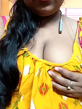 Sophiaboudi online show from 12/25/24, 06:19