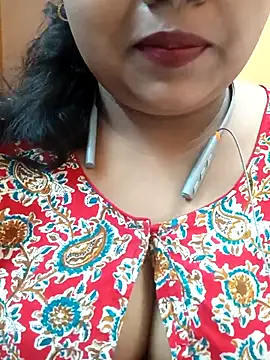 Sophiaboudi online show from 03/17/25, 05:27