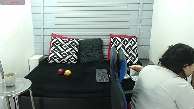 evelin zaens online show from 01/24/25, 04:16
